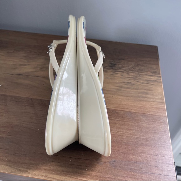 Coach Dorann Wedge Thong Flip Flops Sandals 8 Cream Colorful Logo - Picture 7 of 14